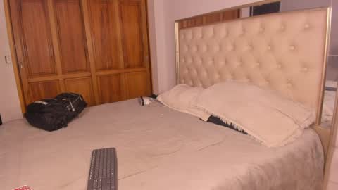 iamjuanjoc online show from May 2026 03:23:01 AM