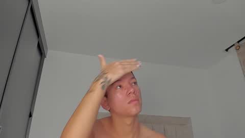 Snapshot of iamjulian_ chatting on March 2026 10:10:02 AM Juliiiiian online show from March 2026 10:10:02 AM