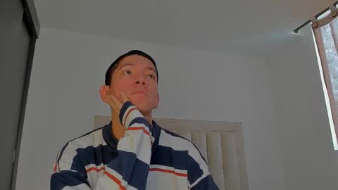 Snapshot of iamjulian_ chatting on March 2026 12:19:01 PM Juliiiiian online show from March 2026 12:19:01 PM