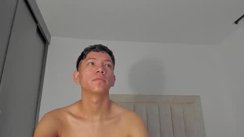 Snapshot of iamjulian_ chatting on March 2026 11:05:01 AM Juliiiiian online show from March 2026 11:05:01 AM