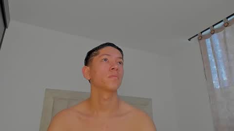 Snapshot of iamjulian_ chatting on March 2026 11:32:01 AM Juliiiiian online show from March 2026 11:32:01 AM