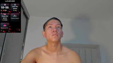 Snapshot of iamjulian_ chatting on June 2026 11:02:01 AM Juliiiiian online show from June 2026 11:02:01 AM