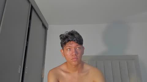 Snapshot of iamjulian_ chatting on July 2026 11:17:02 AM Juliiiiian online show from July 2026 11:17:02 AM