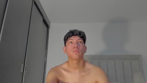 Snapshot of iamjulian_ chatting on July 2026 11:13:02 AM Juliiiiian online show from July 2026 11:13:02 AM