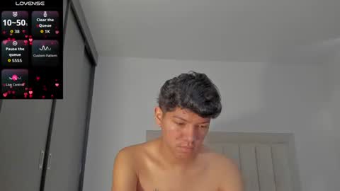 Snapshot of iamjulian_ chatting on July 2026 11:12:02 AM Juliiiiian online show from July 2026 11:12:02 AM