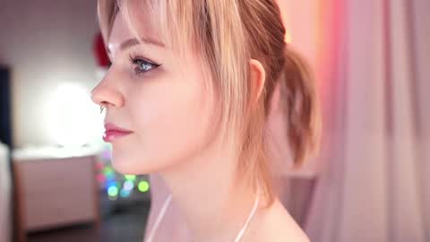 Nina  online show from January 2025 07:28:01 PM