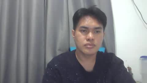 Adrianhot online show from November 2025 05:06:02 PM