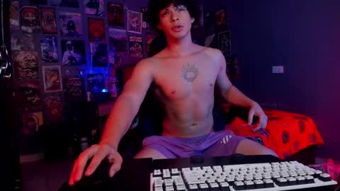 Andres online show from February 2025 07:19:02 PM