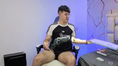 Ian  online show from April 2026 10:32:01 PM