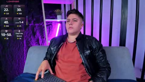 Snapshot of iangilbert chatting on October 2025 09:37:01 PM ian online show from October 2025 09:37:01 PM