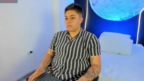 Snapshot of iangilbert chatting on December 2025 07:52:02 PM ian online show from December 2025 07:52:02 PM