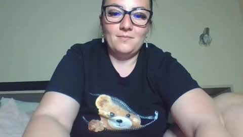 Yasmine online show from April 2026 06:35:02 PM