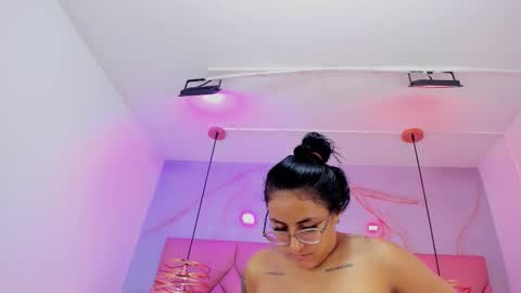 ibbie_ online show from February 2026 12:01:02 PM