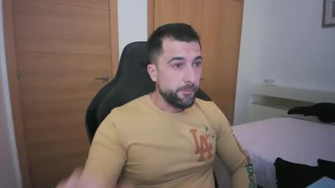 Snapshot of iberian_macho chatting on November 2025 03:14:02 PM iberian_macho online show from November 2025 03:14:02 PM