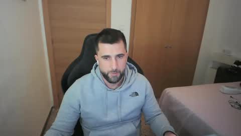 iberian_macho online show from December 2025 06:26:01 PM