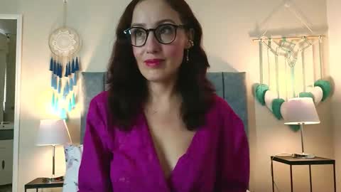 Iberian Moon online show from April 2026 05:57:01 PM