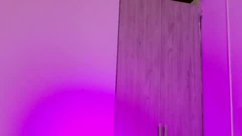 Crystall online show from April 2026 01:22:01 PM