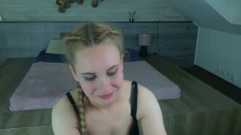 Ice Blue online show from May 2026 08:04:02 PM