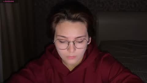 Ksenia online show from November 2025 05:00:01 PM