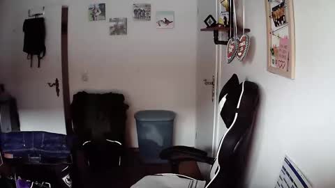 Snapshot of iceoli123 chatting on February 2026 04:25:01 PM iceoli123 online show from February 2026 04:25:01 PM