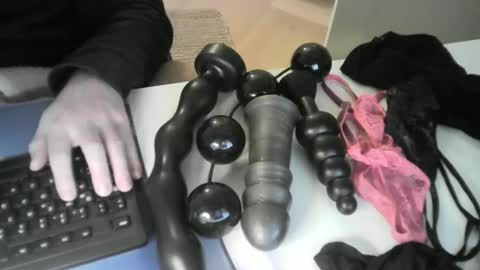 Snapshot of idtravel89 chatting on January 2026 08:58:01 PM ... online show from January 2026 08:58:01 PM