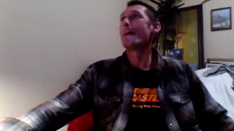 Snapshot of ifoundthegspot chatting on November 2025 01:24:01 PM Darthmark420 online show from November 2025 01:24:01 PM