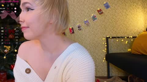 Snapshot of igotuscookies chatting on December 2024 06:22:02 PM Emmy help me reach 100 thumbs up online show from December 2024 06:22:02 PM