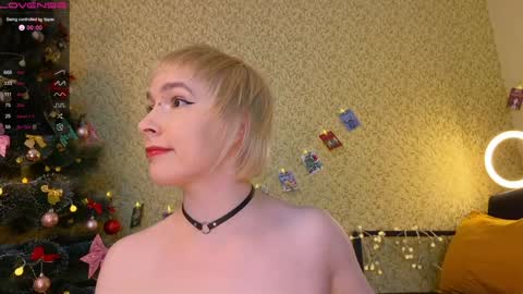 Snapshot of igotuscookies chatting on January 2025 05:59:02 PM Emmy help me reach 100 thumbs up online show from January 2025 05:59:02 PM