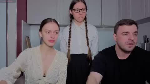 Julia and Mira online show from December 2025 10:24:02 AM