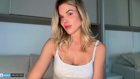 Ivy online show from November 2025 09:58:01 PM