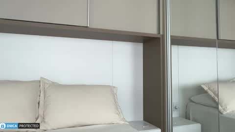 Ivy online show from February 2026 06:23:01 PM