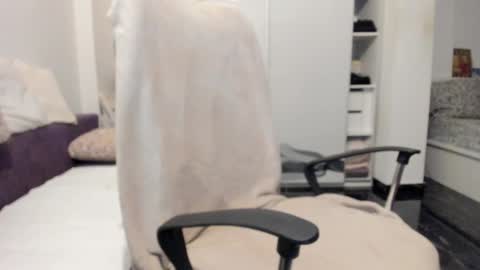 Bamby online show from December 2025 05:41:01 PM