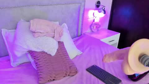 ILY   online show from February 2025 01:25:01 AM