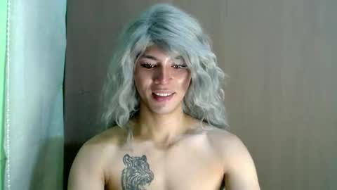 Snapshot of ill_moan_foryouxx chatting on December 2025 01:49:02 PM QUEEN KATH online show from December 2025 01:49:02 PM