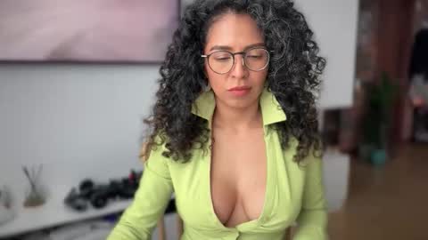 Kloe online show from January 2026 07:19:02 PM