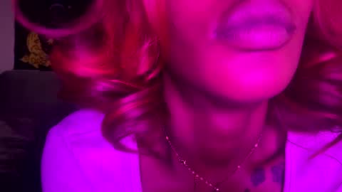 Snapshot of illoqu3nt chatting on January 2025 09:08:01 PM Dre online show from January 2025 09:08:01 PM