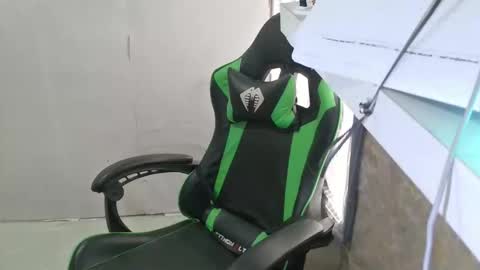 KATRINA online show from October 2025 01:03:02 AM