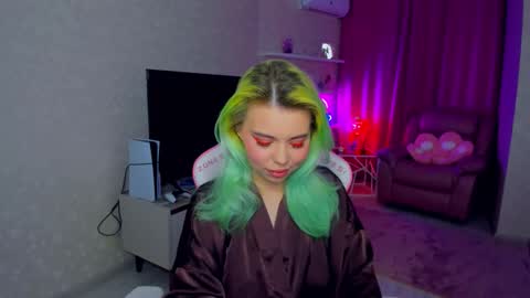 Roxy online show from November 2025 06:41:02 PM