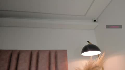 Aleja  online show from April 2026 04:37:01 AM