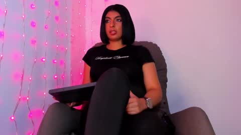 im_anna_ online show from February 2025 09:33:01 PM