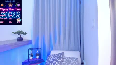 Snapshot of im_antonia chatting on January 2025 03:15:01 PM LUCY online show from January 2025 03:15:01 PM