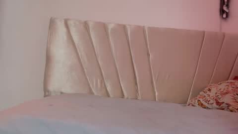 aurora online show from October 2025 07:27:01 PM