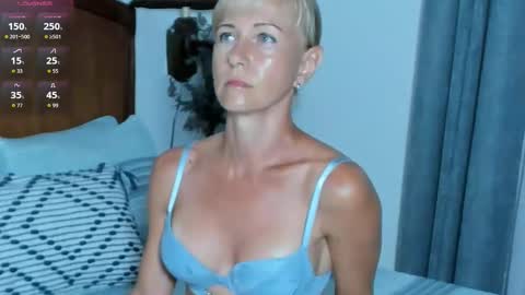 Snapshot of im_beautiful chatting on November 2025 01:12:02 PM Christine - online show from November 2025 01:12:02 PM