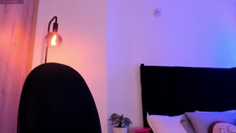 Jhonatan online show from April 2026 01:48:01 AM