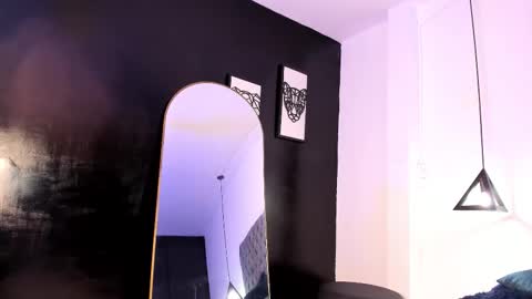 Snapshot of im_charless chatting on January 2026 11:52:01 PM Charles online show from January 2026 11:52:01 PM