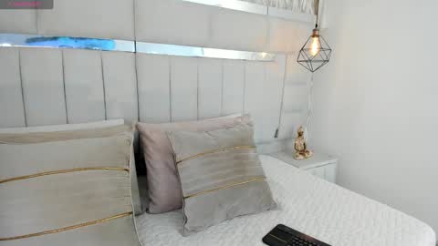 DAHLIA online show from January 2025 08:58:02 PM