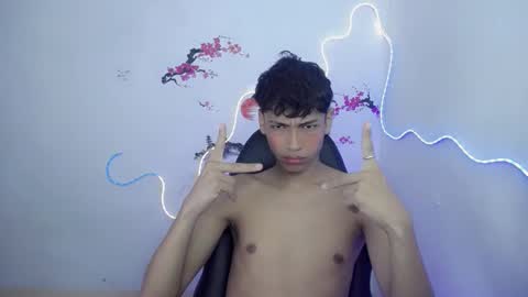 im_david01 online show from November 2025 12:59:03 PM