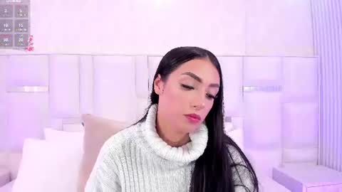 im_isabella1 online show from June 2026 08:40:02 PM