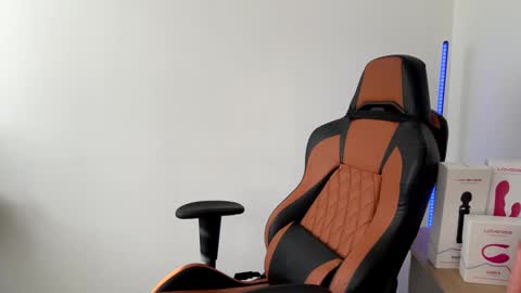 Laia online show from January 2025 09:28:01 PM