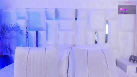 Nika online show from November 2025 01:00:01 PM